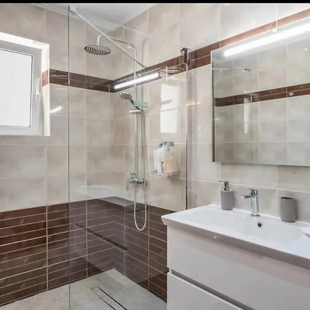 Holiday home Family Dhimitropoulon