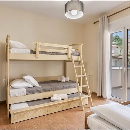Family * Dhimitropoulon